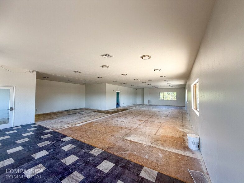1600-1628 NE 3rd St, Bend, OR for lease - Building Photo - Image 3 of 6