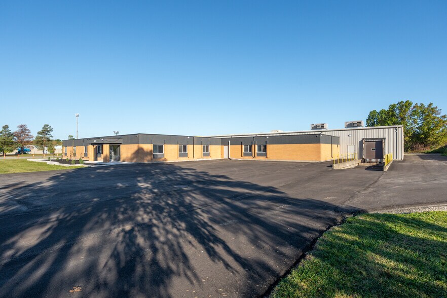 6050 Don Murie St, Niagara Falls, ON à vendre - Photo du bâtiment - Image 2 de 35