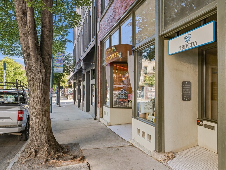 32 Broadway St, Asheville, NC à vendre - Photo du bâtiment - Image 3 de 45