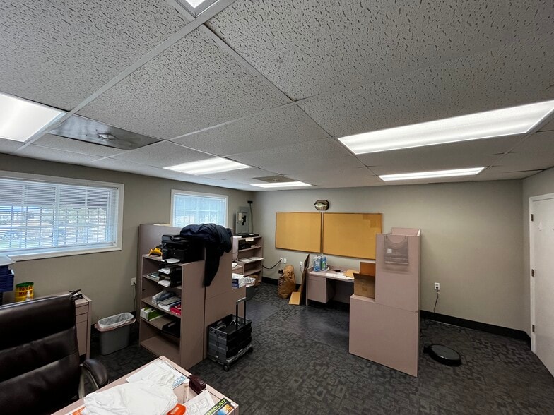 2105 Lake Ave, Richmond, VA for lease - Building Photo - Image 2 of 2