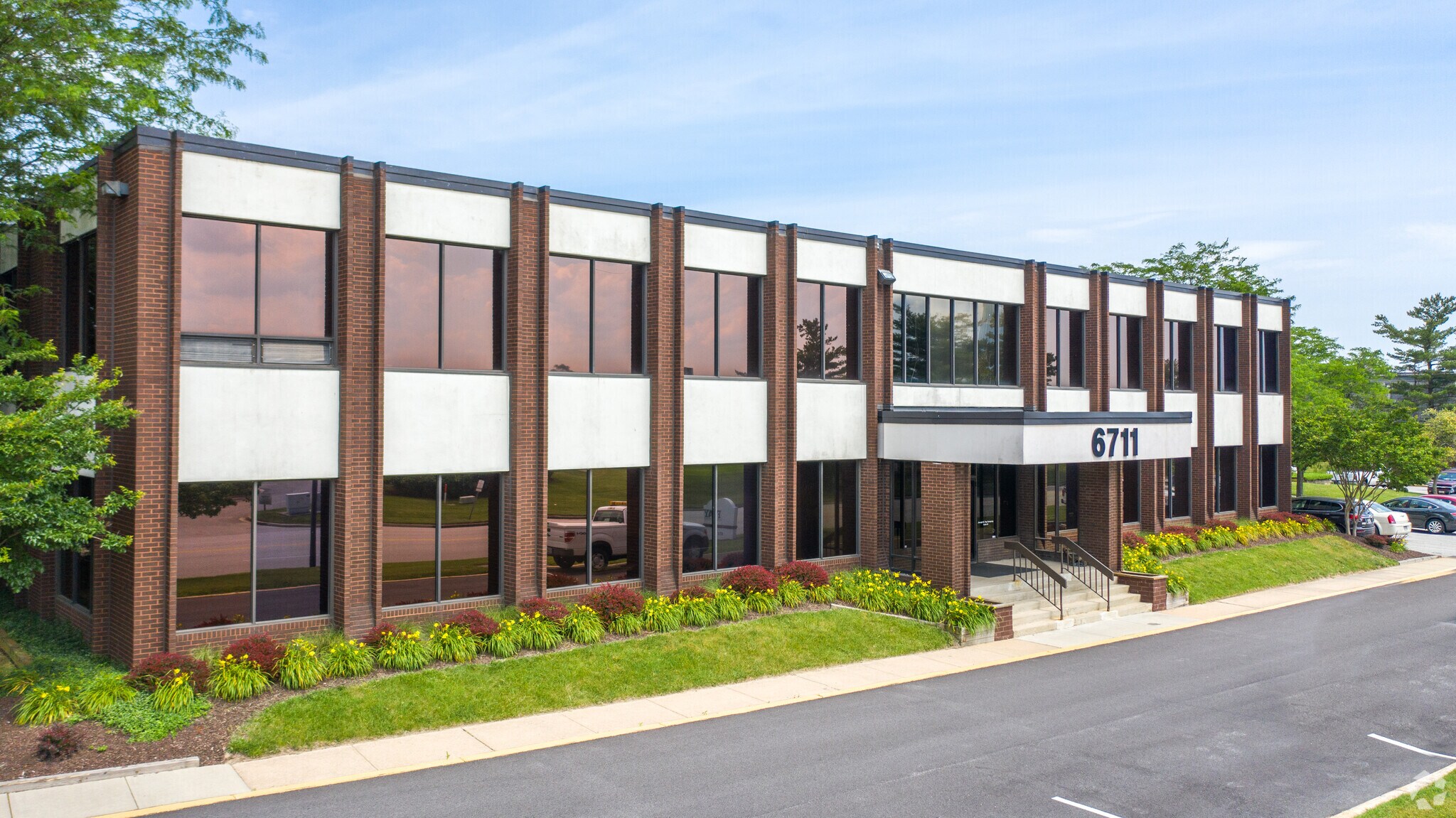 6711 Baymeadow Dr, Glen Burnie, MD à louer Photo du bâtiment- Image 1 de 5