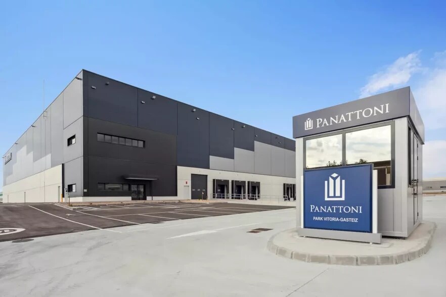 Calle Mendigorritxu, 65, Vitoria-Gasteiz, Álava à louer - Photo du bâtiment - Image 3 de 3