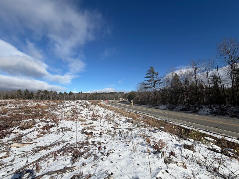 US Route 2 E, Wilton, ME à vendre - Photo du bâtiment - Image 2 de 4