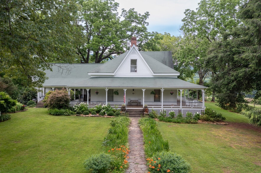 1526 Highway 255 N, Sautee Nacoochee, GA à vendre - Photo du bâtiment - Image 2 de 61