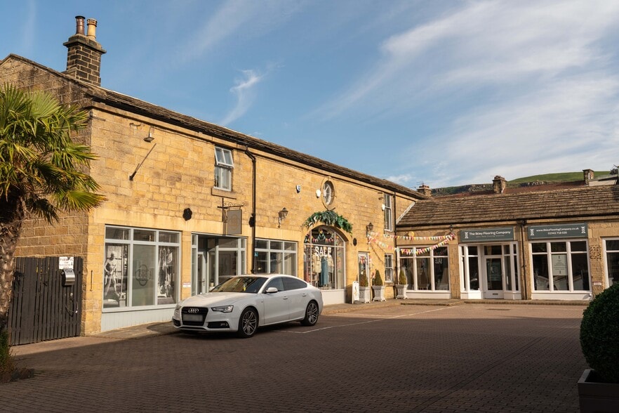 1-8 Crescent Ct portfolio of 3 properties for sale on LoopNet.ca - Building Photo - Image 2 of 9