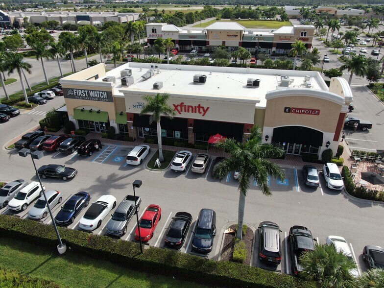 9375 Six Mile Cypress Pky, Fort Myers, FL à louer - Photo du bâtiment - Image 3 de 8