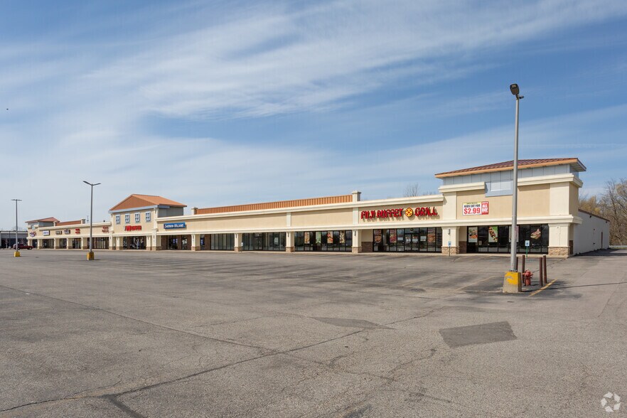 4545-4605 28th St SE, Grand Rapids, MI for lease - Building Photo - Image 2 of 2