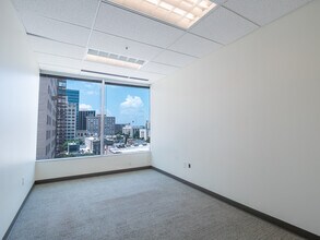 720 Brazos St, Austin, TX for lease Interior Photo- Image 2 of 13