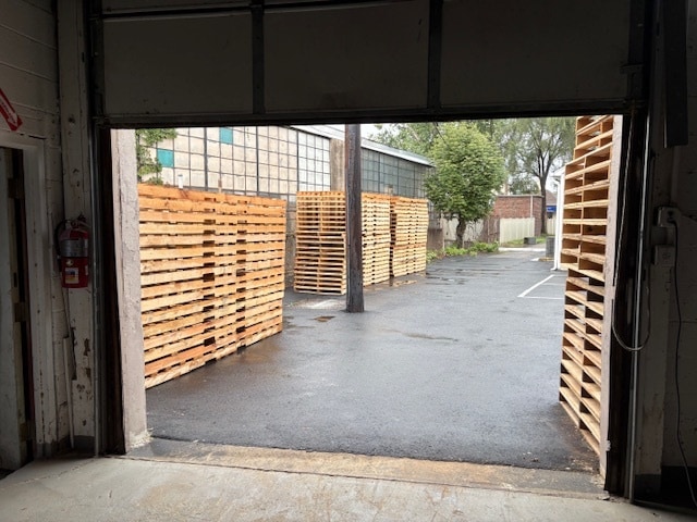 40 Burlews Ct, Hackensack, NJ à vendre - Photo du bâtiment - Image 3 de 7