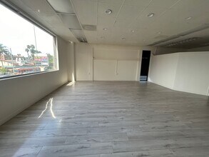 1134 S Western Ave, Los Angeles, CA for lease Interior Photo- Image 2 of 7