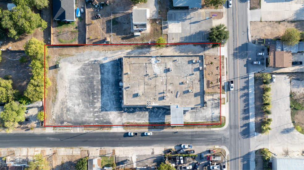 2402-2406 Commercial Ave, San Antonio, TX à vendre - Photo du bâtiment - Image 2 de 16