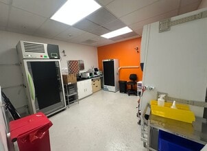 650 Gateway Blvd, South San Francisco, CA à louer Photo intérieure- Image 2 de 9