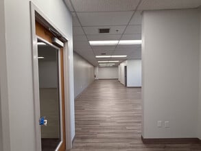 545 Mainstream Dr, Nashville, TN for lease Building Photo- Image 2 of 26