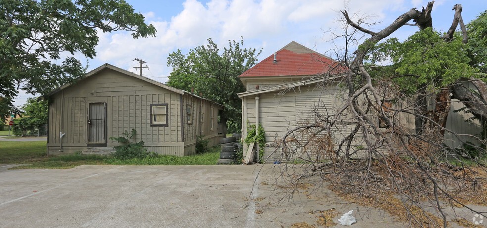 2211-2215 Park Ave, Dallas, TX à louer - Photo du bâtiment - Image 2 de 6