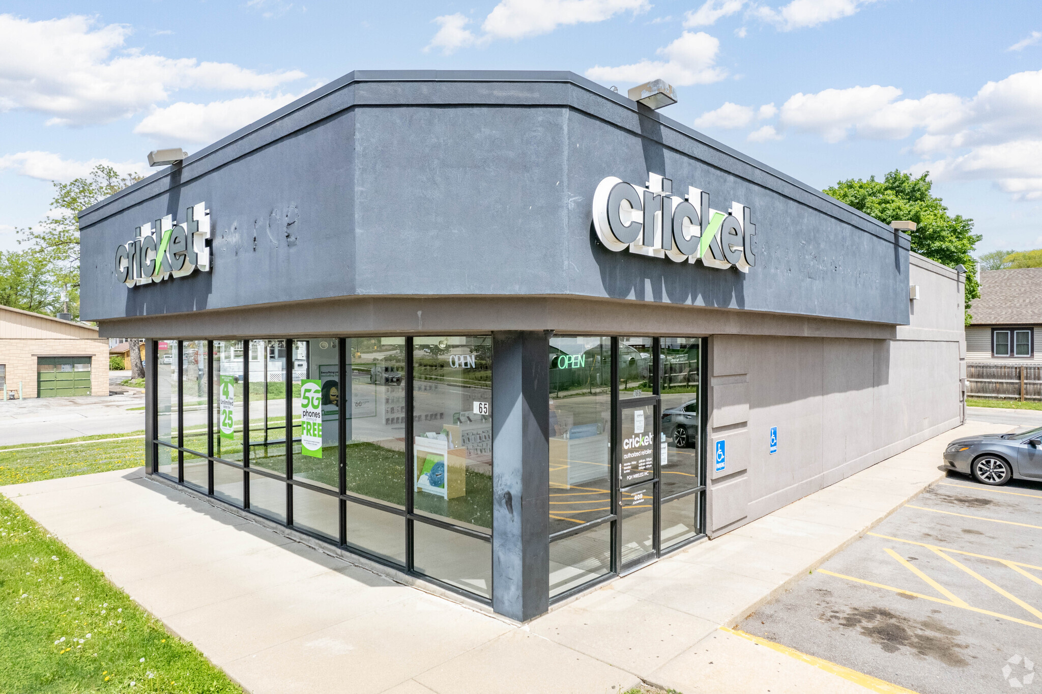 365 N Saddle Creek Rd, Omaha, NE for lease Building Photo- Image 1 of 5