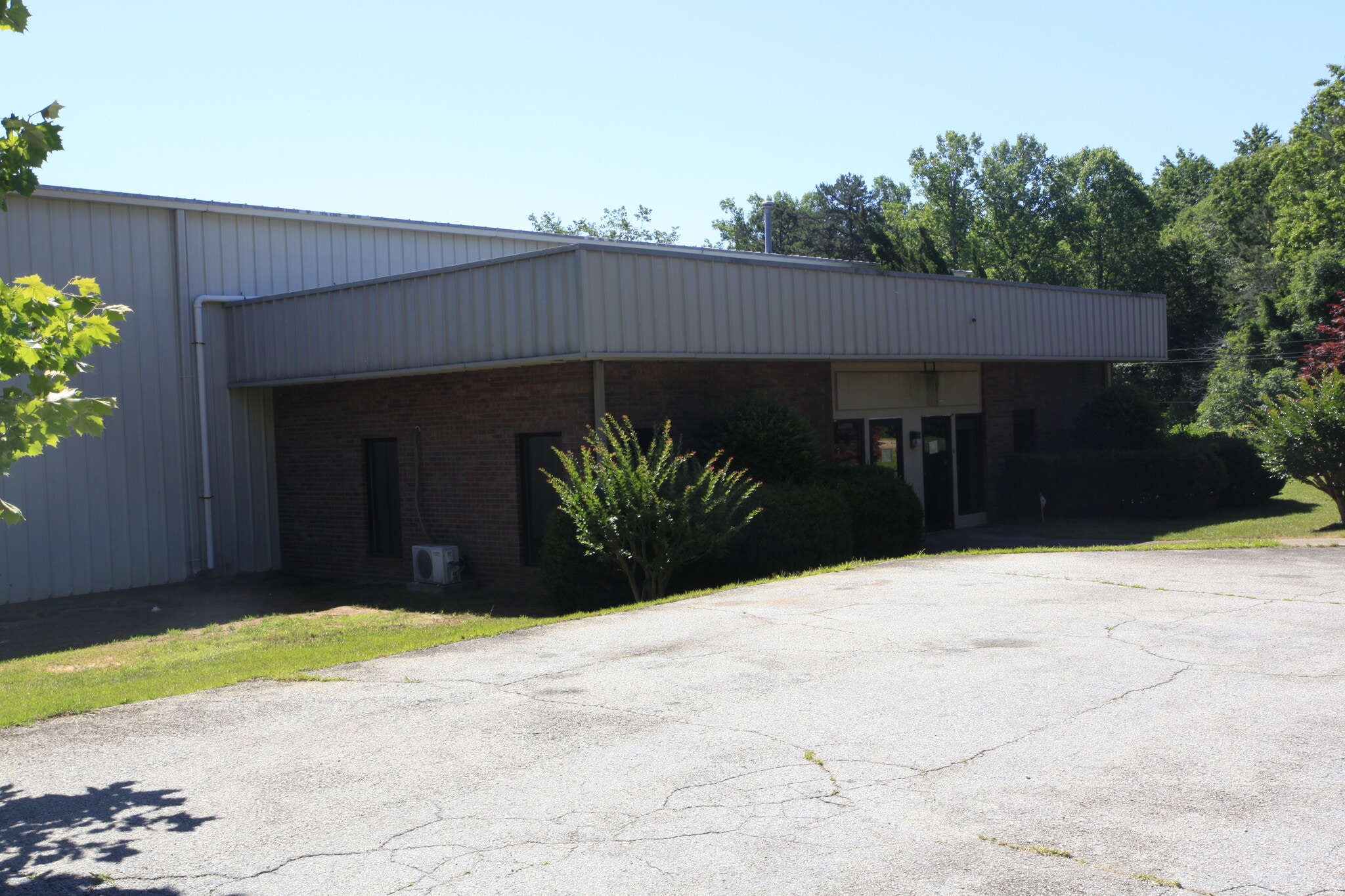 101 Camp Creek Industrial Pky, Cornelia, GA for lease Interior Photo- Image 1 of 14