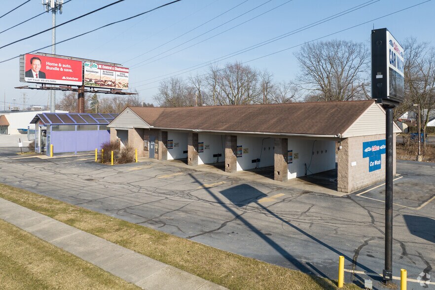 2812 Douglas Rd, Toledo, OH à vendre - Photo principale - Image 1 de 9