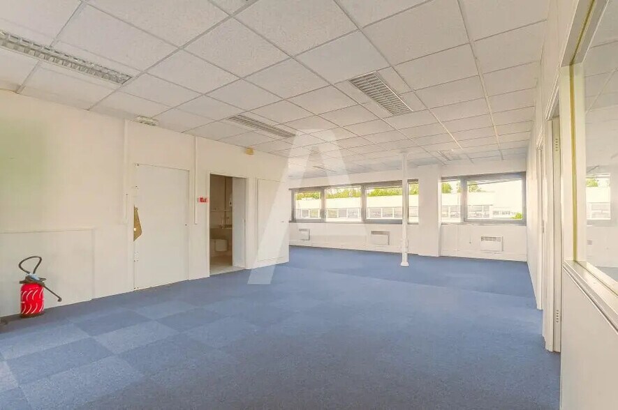 Bureau dans Saclay à louer - Photo intérieure - Image 2 de 5