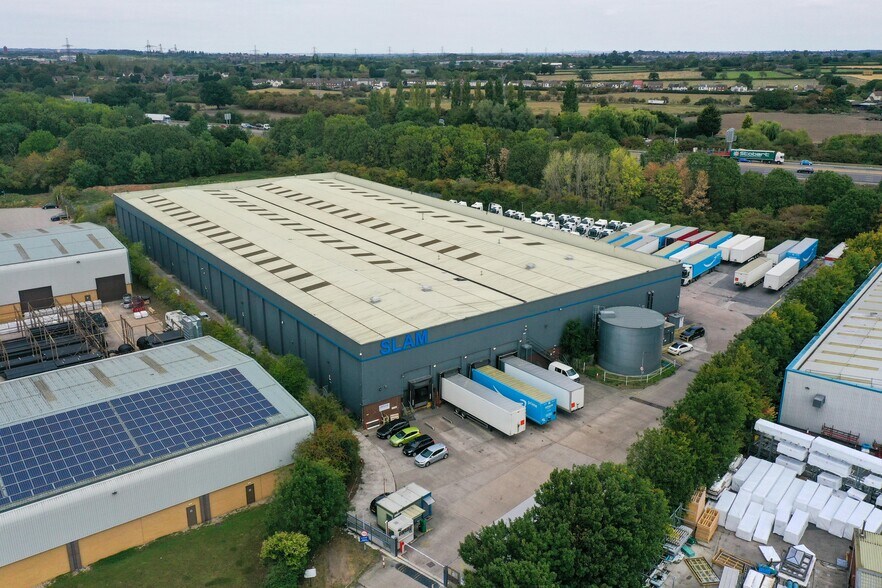 Dutton Rd, Coventry à vendre - Photo du bâtiment - Image 2 de 11