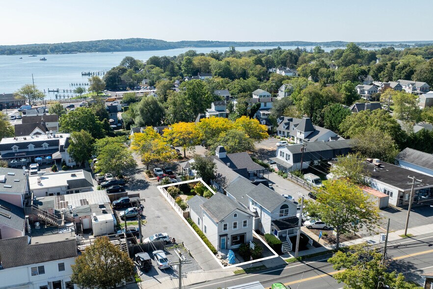 311 Front St, Greenport, NY à vendre - Photo du bâtiment - Image 2 de 21