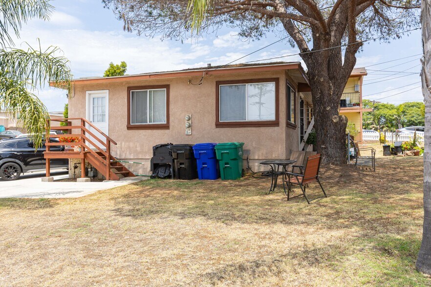 2216-18 Dunlop st, San Diego, CA à vendre - Photo du bâtiment - Image 3 de 6