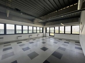 Office in Pantin for lease Interior Photo- Image 2 of 3