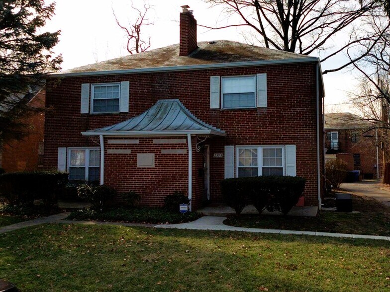 2395 Dover Rd, Columbus, OH à vendre - Photo du bâtiment - Image 2 de 9