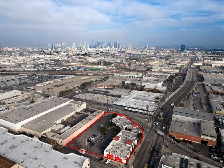 2501-2575 S Santa Fe Ave, Vernon, CA for sale - Building Photo - Image 2 of 9