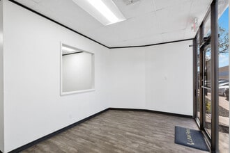 5555 N Lamar Blvd, Austin, TX à louer Photo intérieure- Image 2 de 17