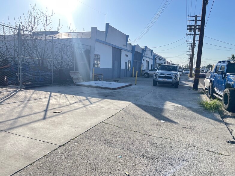 11700 Anabel Ave, Garden Grove, CA à vendre - Photo du bâtiment - Image 3 de 7