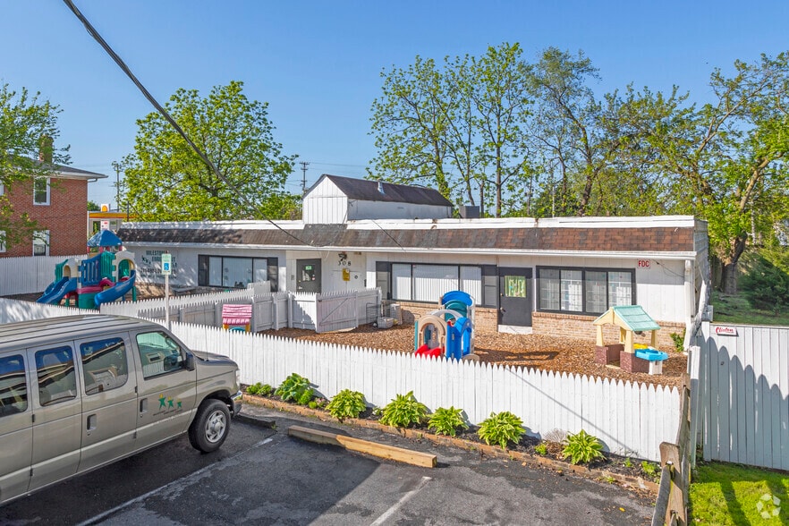 308 Compton Ave, Laurel, MD for sale - Building Photo - Image 2 of 3