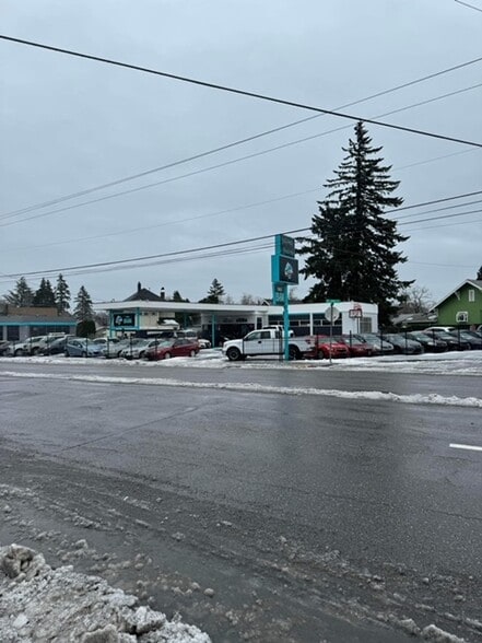 6410 NE Sandy Blvd, Portland, OR à vendre - Photo principale - Image 2 de 8