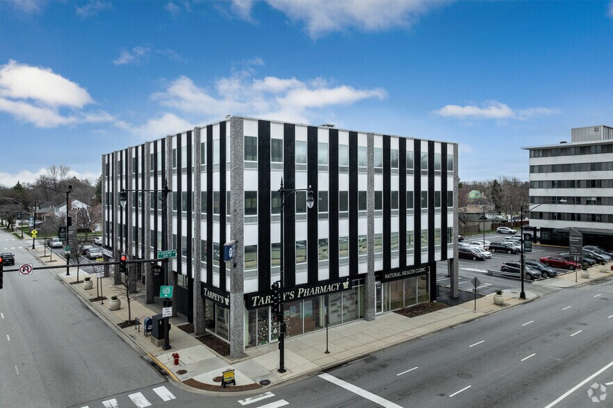 4747 W Peterson Ave, Chicago, IL à louer - Photo du bâtiment - Image 2 de 14
