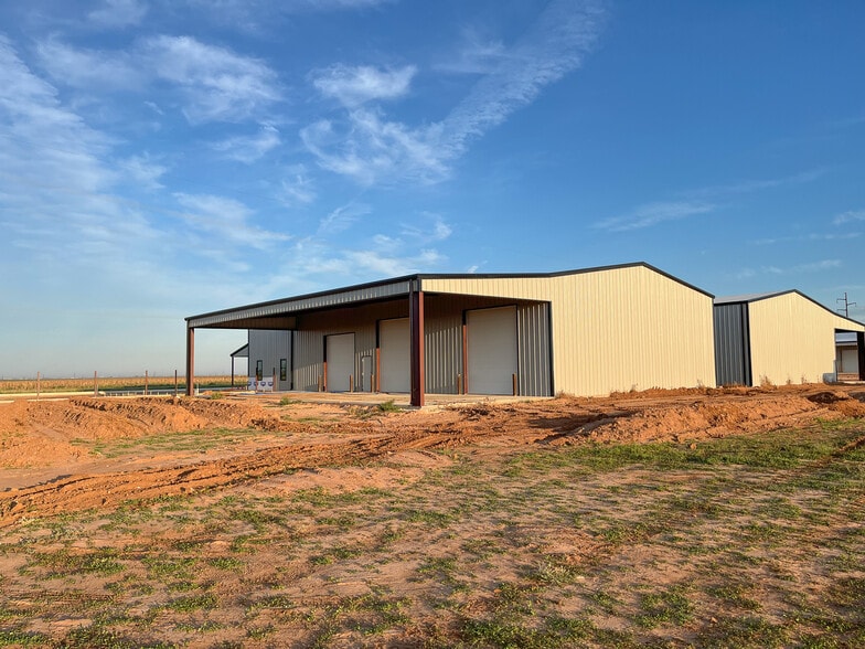 12701 CR 3100, Slaton, TX for lease - Primary Photo - Image 1 of 5
