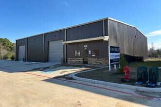 22812 Hufsmith-Kohrville Road, Tomball, TX à louer Photo du bâtiment- Image 1 de 3
