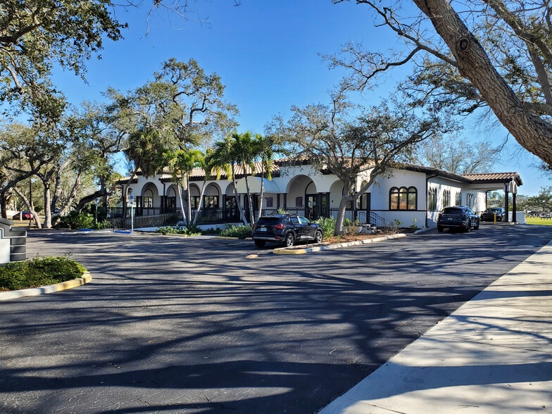 540-550 Bay Isles Rd, Longboat Key, FL à louer - Photo du bâtiment - Image 2 de 21