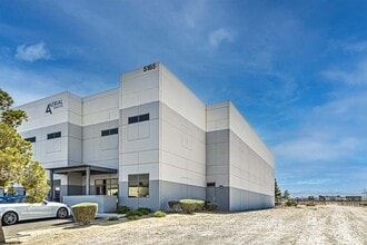 5165 Rousso Rd, Las Vegas, NV à louer Photo du bâtiment- Image 1 de 2