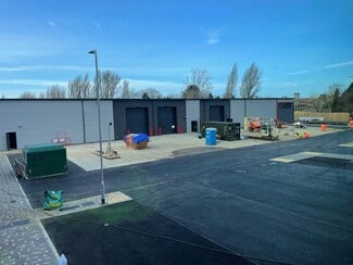 More details for 706-707 Stirling Rd, Slough - Industrial for Lease