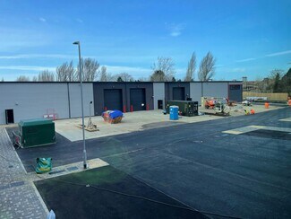 Plus de détails pour 706-707 Stirling Rd, Slough - Industriel à louer