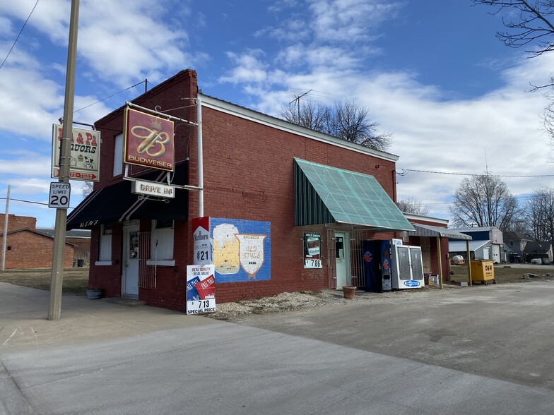 208 S Main St, Abingdon, IL à vendre - Photo du bâtiment - Image 1 de 1