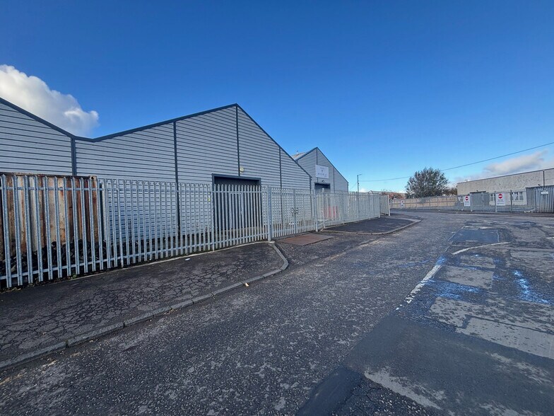 47-67B Montrose Ave, Glasgow à vendre - Photo du bâtiment - Image 2 de 6