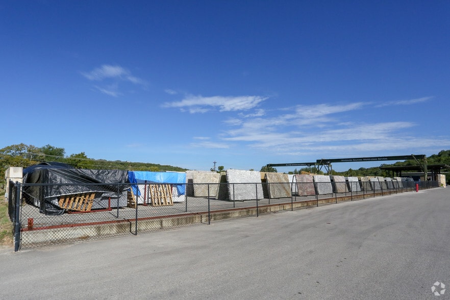 19012 State Highway 71 W, Spicewood, TX à vendre - Photo du bâtiment - Image 2 de 2