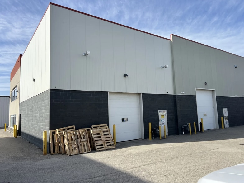 10672 46th St SE, Calgary, AB for sale - Building Photo - Image 2 of 4