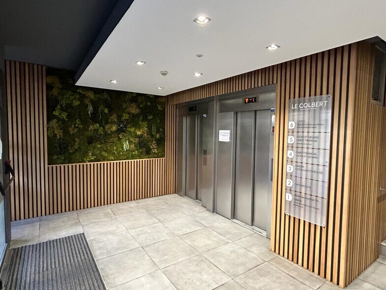 Rue Sainte Barbe, Marseille for lease - Lobby - Image 2 of 12