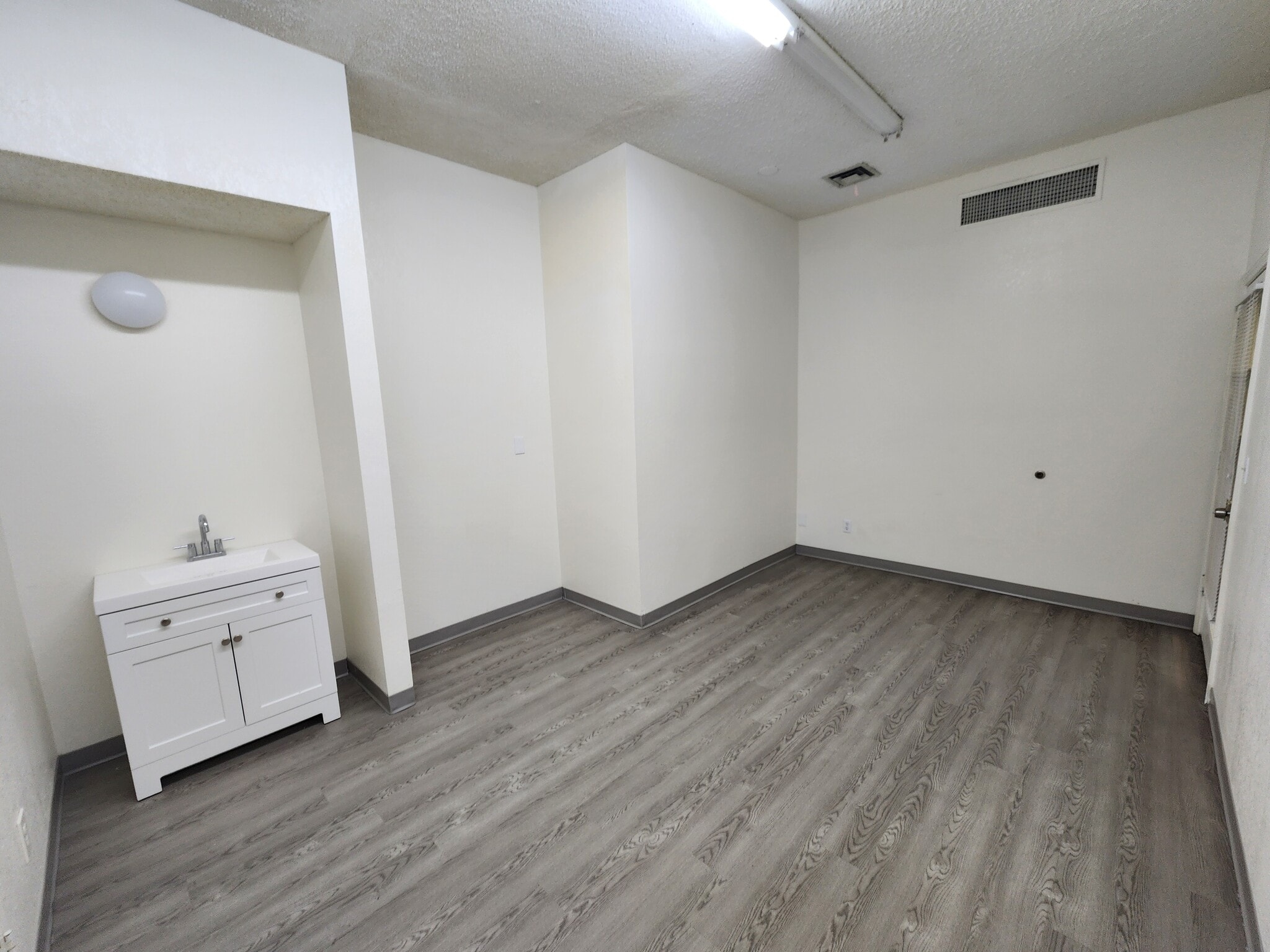 2601 N Stockton Hill Rd, Kingman, AZ for lease Building Photo- Image 1 of 4