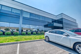 1300-1334 Av De La Gare, Mascouche, QC for lease Interior Photo- Image 1 of 11