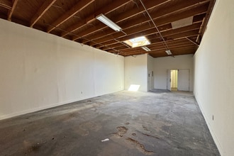 3221 S Hill St, Los Angeles, CA à louer Photo intérieure- Image 2 de 2