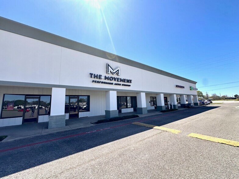 2825 Nall St, Port Neches, TX à louer - Photo du bâtiment - Image 2 de 7