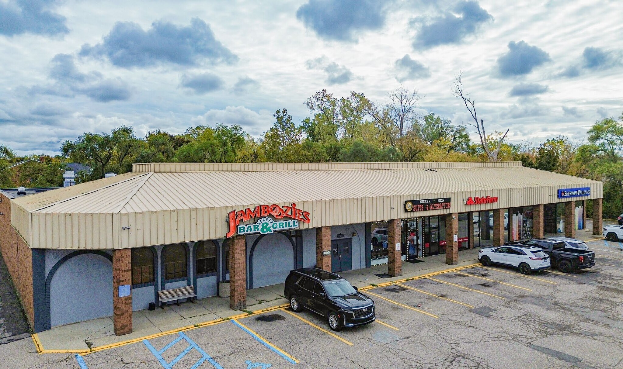 42042-42066 Van Dyke Ave, Sterling Hts, Sterling Heights, MI for lease Building Photo- Image 1 of 5