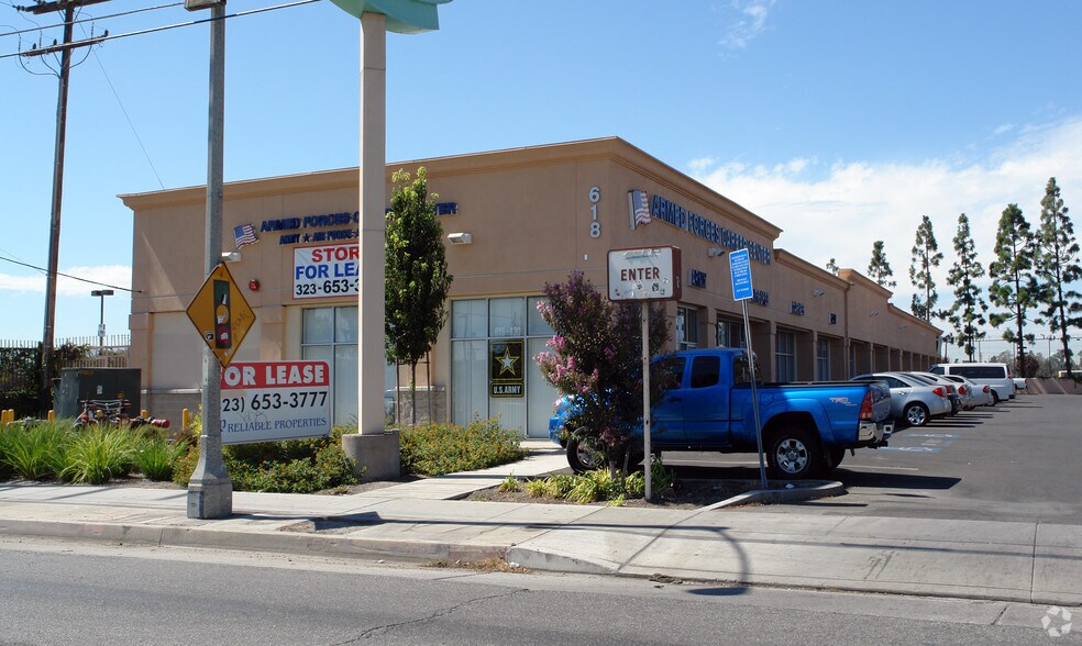 568-618 S Mount Vernon Ave, San Bernardino, CA à louer - Photo principale - Image 3 de 6
